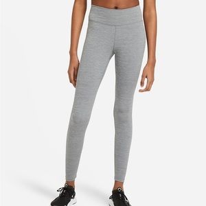 NWT Nike One Leggings Size Small